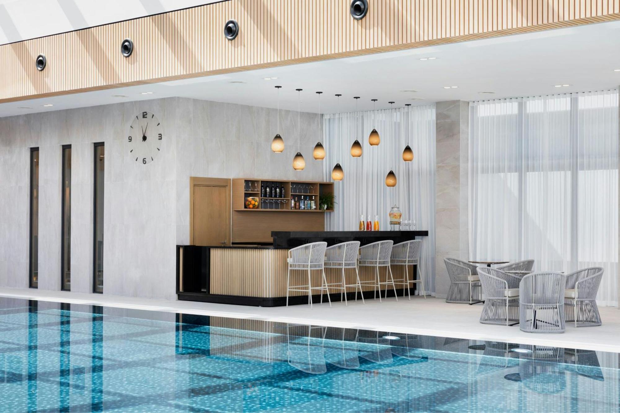 Отель Courtyard By Marriott Батуми Экстерьер фото