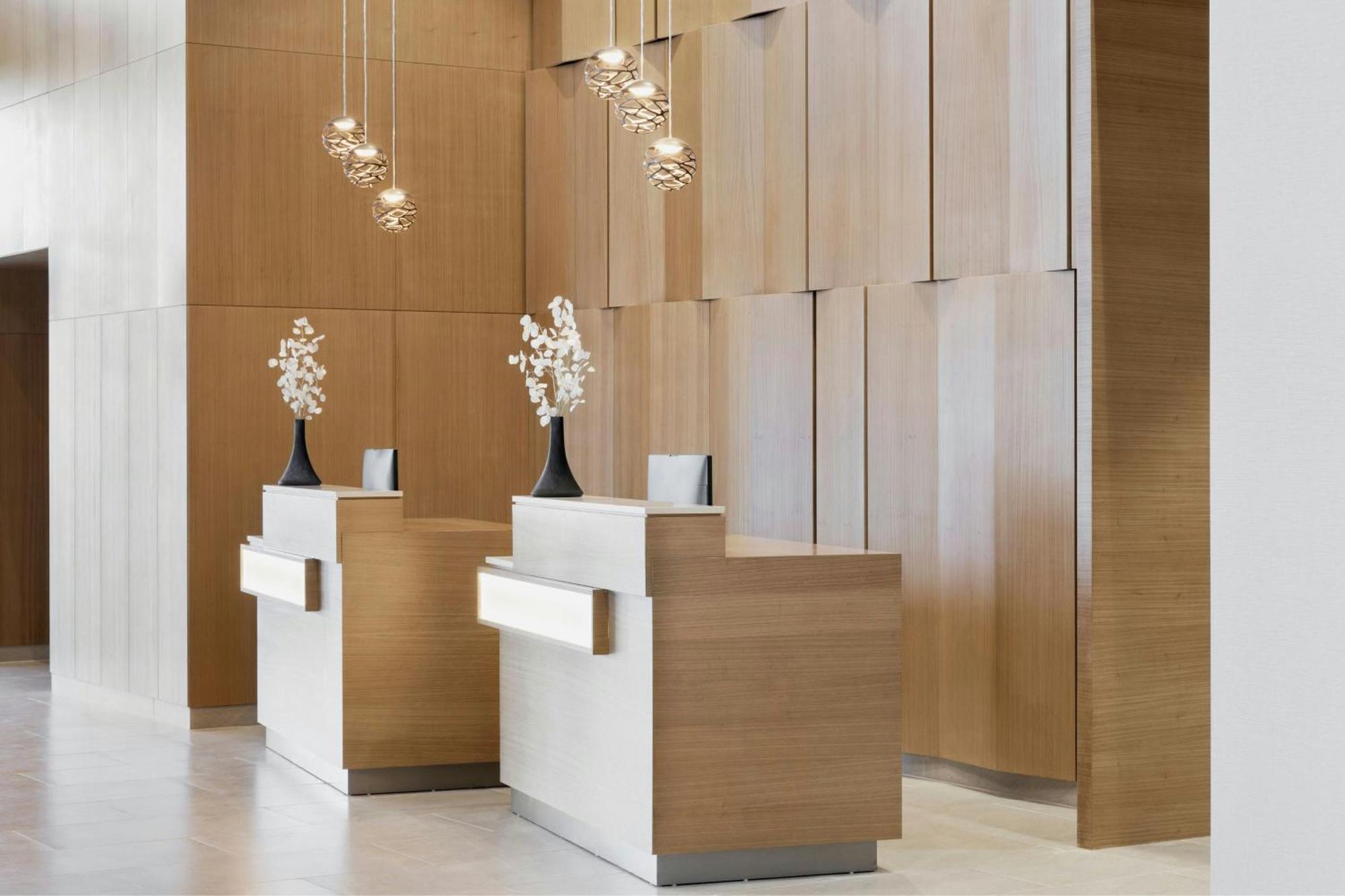 Отель Courtyard By Marriott Батуми Экстерьер фото