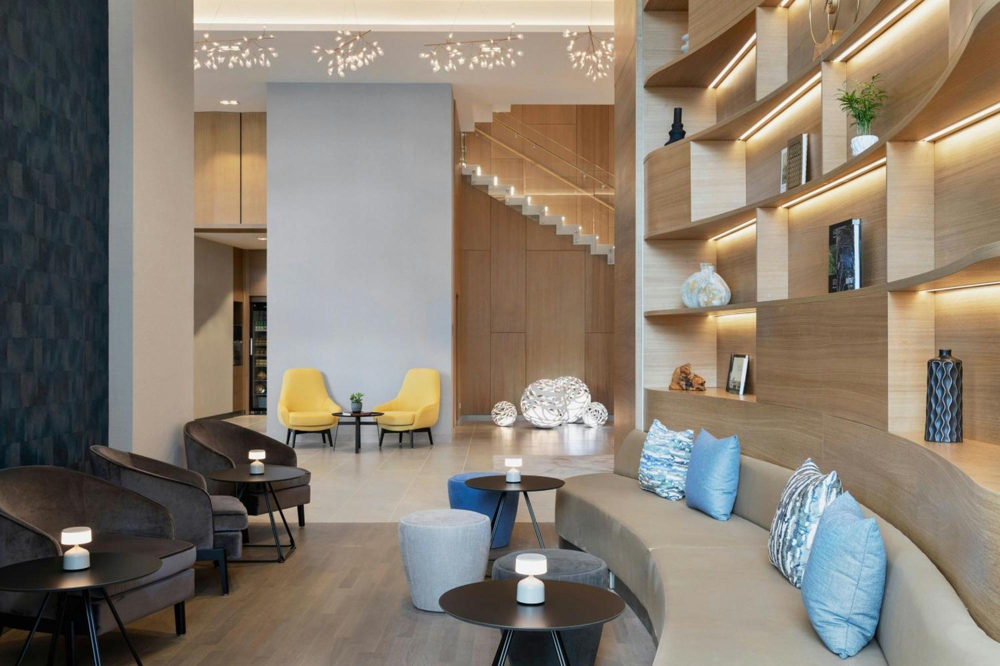 Отель Courtyard By Marriott Батуми Экстерьер фото